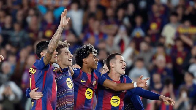 西甲巴萨大胜，这支球队成五大联赛最接近夺冠的球队