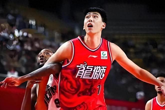 天赋炸裂却被埋没4年！徐昕获5支NBA邀请，杜峰三员爱将高下立判