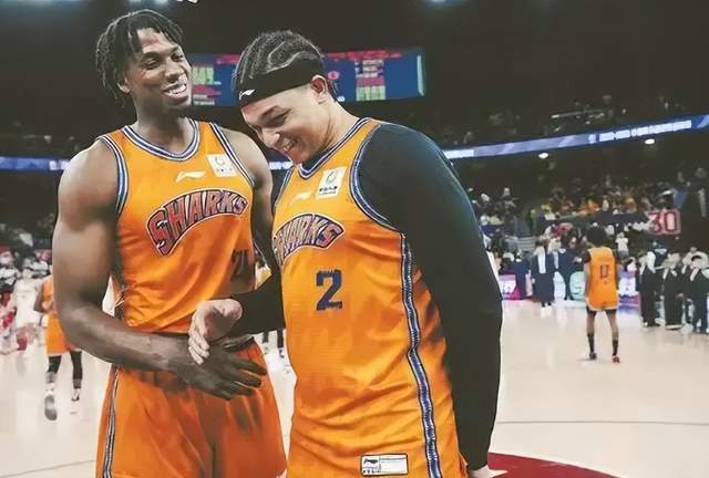 �����ź�������������ʽ�˳���ԭ���ع⣬¬ΰ����̬�ȣ��Ϻ�����