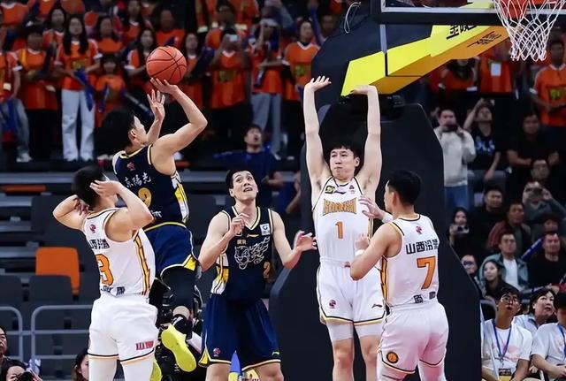 CBA8进4抢三大战！京粤加时绝杀后，谁能拿下最后四强席位？