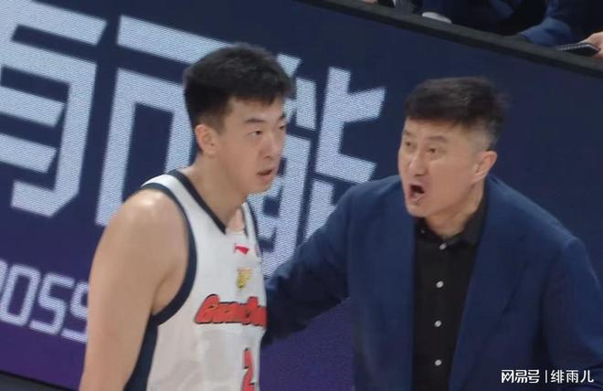 CBA最新消息！杜鋒留任廣東隊(duì)，挖角內(nèi)線國手，王少杰買斷加盟？
