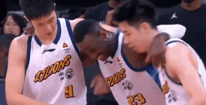 广厦G3遭伤病潮！孙铭徽伤停，桑普森与林秉圣又崴脚，轮换压力大
