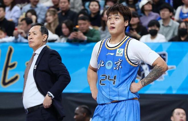 赵睿引北京球迷愤怒 山东男篮放弃于德豪 广东后卫张文逸加盟福建