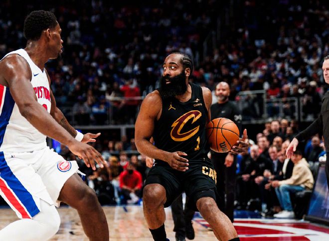 哈登10分4失误葬送胜利，活塞2-0领先！米切尔砍31分，状元25+10