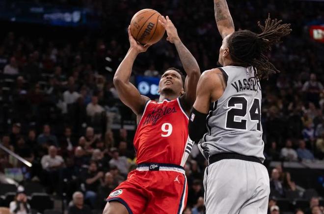 擅长的事情非常有限，快船在今夏应该如何处理后场新援的合同？