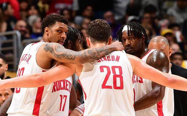 老詹3分6中0，湖人又又送一场！