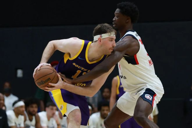 发展联盟赛场又一次起到了关键性的作用，湖人真不打算转正他吗？