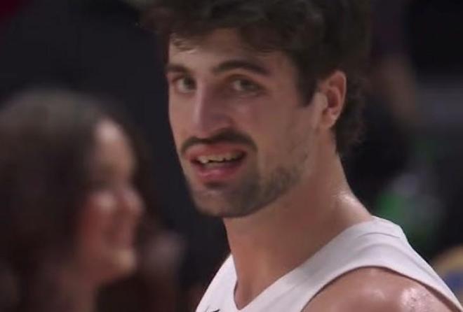 霍勒迪：雙方都想贏所以都上身體，阿夫迪亞牙被打掉還被吹犯規(guī)