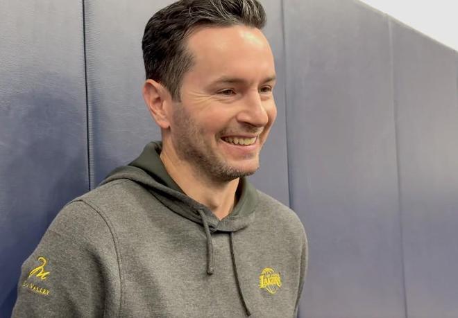 气笑了!雷迪克:达拉斯影像团队把里夫斯的MRI扫描位置搞错了 气笑了!雷迪克:达拉斯影像团队把里夫斯的MRI扫描位置搞错了