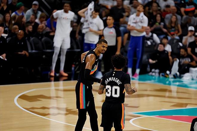 ��һ�κܺõذ�����3�ٷ��ߵĽ�ɫ������Ӧ�ø����ṩ�������Ȩ��