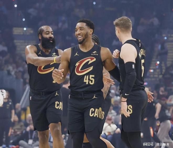 ����Ц�� 4-0��ɨ���ʳ�¯����ʿ���ж���������ǩ�����ܾ�������