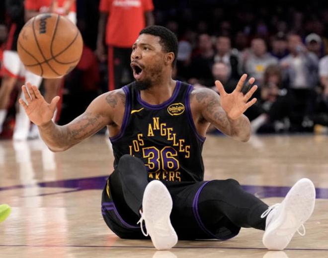 斯馬特：防守杜蘭特確實(shí)非常困難，我們互相信任提升攻防表現(xiàn)