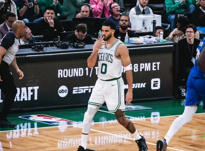 32�ֲҰ����̾�ӭ���ź죬˫̽���Ͽ�51�֣����λ�ˮ��������21+8