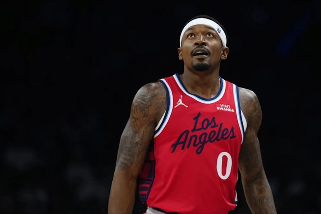 執(zhí)行球員選項，繼續(xù)留在快船！3屆全明星后衛(wèi)，下賽季最大補(bǔ)強(qiáng)？