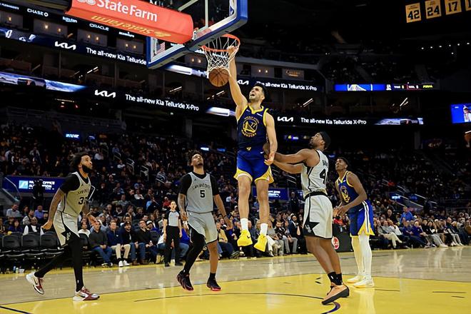 惨败中的一大亮点！土耳其中锋回归NBA后在勇士的表现相当不错？