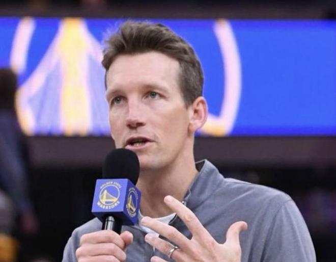 队记：邓利维获得勇士队内一致认可，并已经与球队完成续约