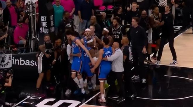 文班亚马拉胯！马刺108-123雷霆，瓦赛尔20+7+2+4，福克斯15+7+6