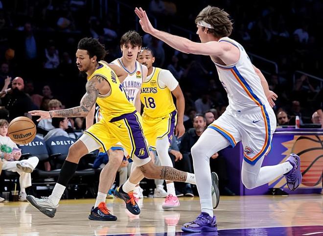 为数不多具备很强得分能力的球员了!湖人到底什么时候将他转正?