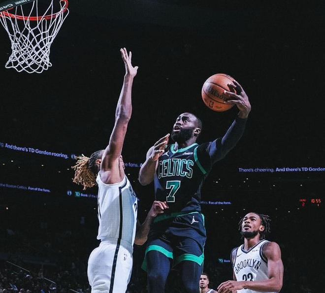 克拉克斯頓18+11+12，小波特飆33分，籃網(wǎng)復(fù)仇綠軍終結(jié)交手9連敗