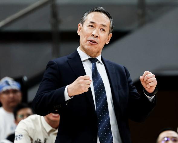 北京男籃官方：穩(wěn)操勝券，客場拿下第一場！團(tuán)隊(duì)的勝利