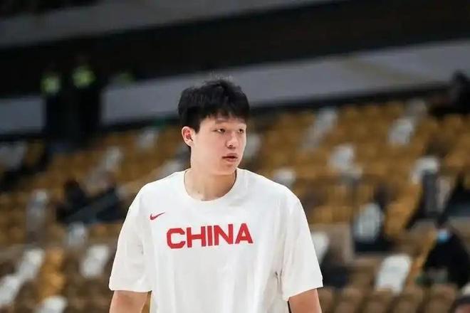 出战男篮亚洲杯，曝杨瀚森放弃最后一场夏联！周琦旧伤复发仍待定