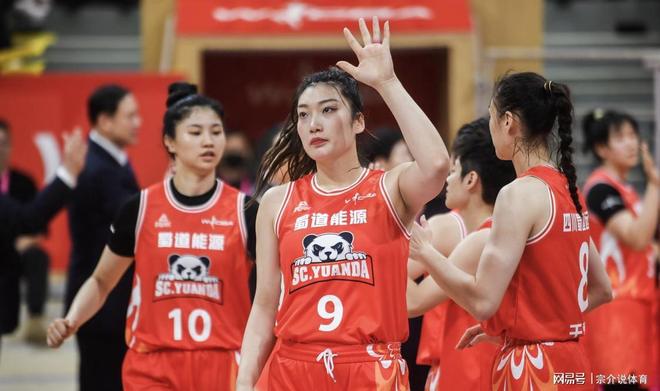 不玩了,李梦即将加入欧洲联赛,准备王者归来,中国女篮好消息