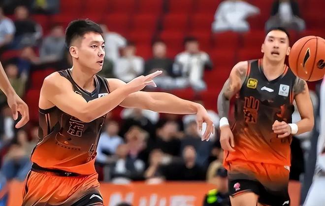 朱荣振再就业，山东男篮青岛体测，长沙俱乐部杯，联赛移师临沂！