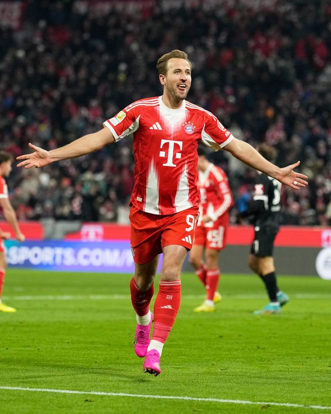 凯恩比肩哈兰德，1.3亿超巨独造5球！0-2到6-2，拜仁主场狂胜