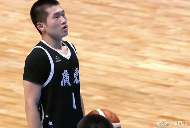 大魚來了！廣東冠軍后衛(wèi)加盟山東男籃，已被朱芳雨買斷合同！