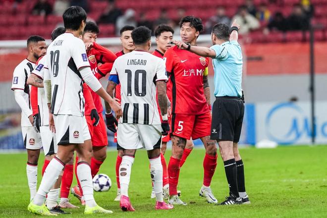 1-3，中超冠军亚冠3连败垫底，球迷：对内游刃有余，对外连滚带爬...