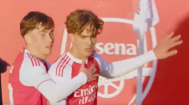 15歲道曼禁區(qū)內(nèi)天秀回旋破門，青年歐冠阿森納4-2逆轉(zhuǎn)拜仁