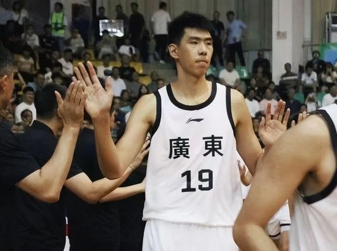 全运会不堪大用，体测也过不了！阿联接班人换队也难逃番薯命？