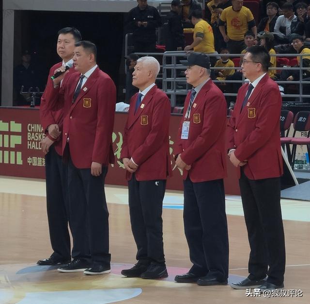 太尴尬！中国男篮主场战韩国邀请一众名宿致敬 结果遭世预赛开门黑...