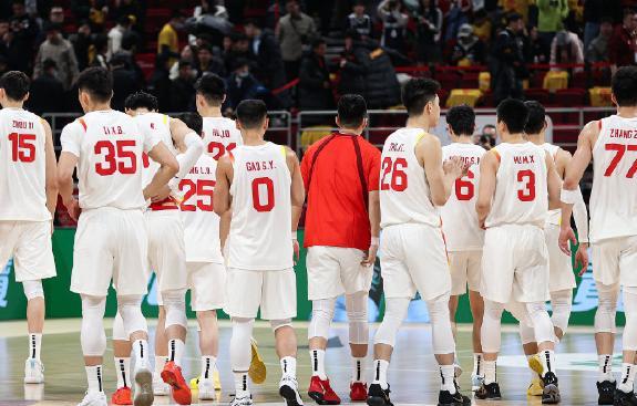 中国男篮在亚洲杯擅长的三分消失了,这种比赛输球是正常的