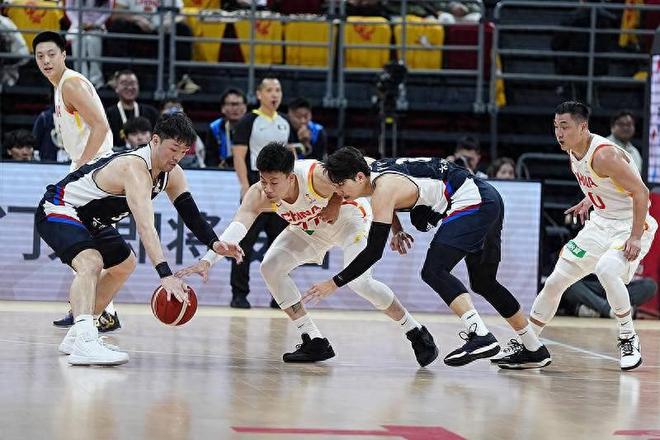 世预赛遭遇“开门黑”,中国男篮奥运新征程刚起步就拉响警报