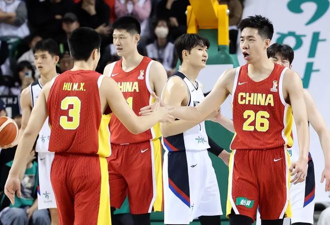 高薪低能！年薪100万吊打CBA顶薪军团，球迷：凭什么个个拿600万