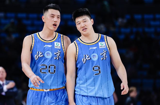 CBA杯：周琦赵睿缺席北京狂输青岛31分 米奇22分杰曼19分...