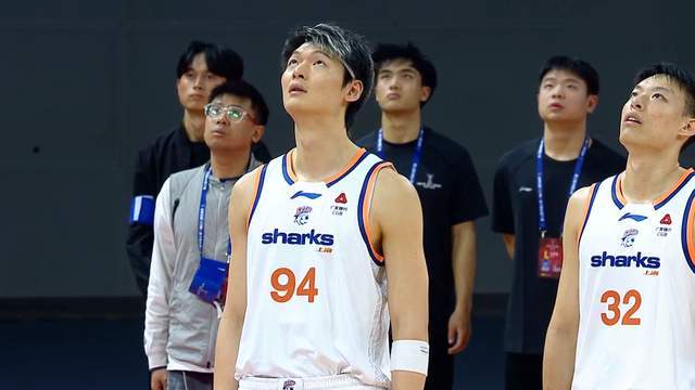 两场大胜，上海男篮已露冠军相 古德温首秀15+6全能 洛夫顿准三双...