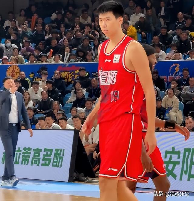 战旧主打得很卖力！徐昕6中6得到14分7篮板 杜锋一度多次搞针对