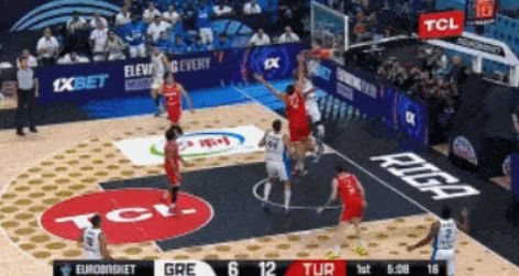 输了输了！又一NBA超巨出局！字母哥海报隔扣申京