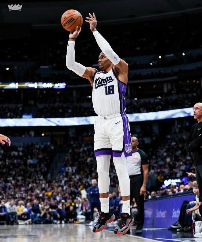 威少送湖人大禮！掘金已遭重創(chuàng)，西部強敵只剩下雷霆？