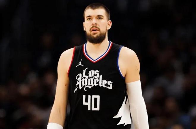 快船胜开拓者！祖巴茨+双核齐爆，邓恩科林斯稳健，保罗末节发力