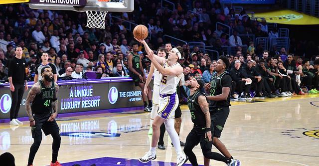 里夫斯：卢卡是首节表现最好的球员之一 总能在开局把进攻带起来