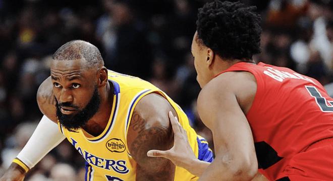 湖人绝杀！老詹历史第一纪录终结！这一战，我不得不承认4个现实...