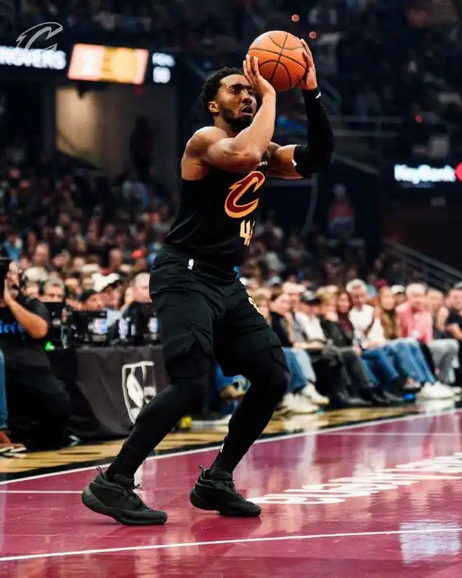 NBA杯：東部1隊(duì)晉級(jí)半決賽，西部2隊(duì)提前出局，勇士火箭生死戰(zhàn)