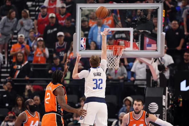 我不是废物！克莱佛光普照！哈登29+8+11，弗拉格35+8+2打爆快船...