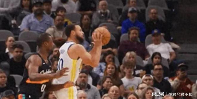 勇士逆转终结连败,库里创历史纪录,库明加伤退