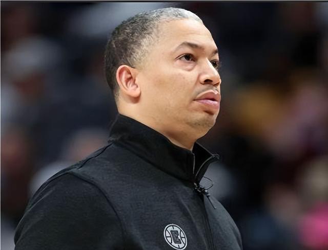 快船排西部倒数第三表现糟糕 该怪责球员还是怪责高层？