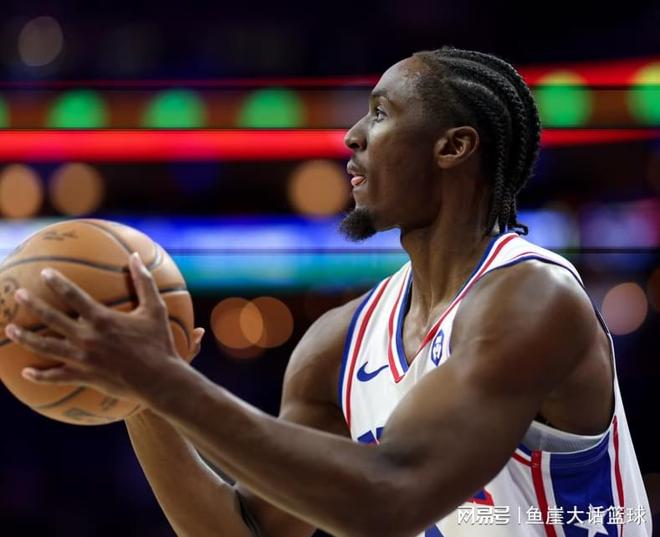 76人大勝！馬克西26+7探花單節(jié)爆發(fā)，勇士舊將爆發(fā)，恩比德很開心