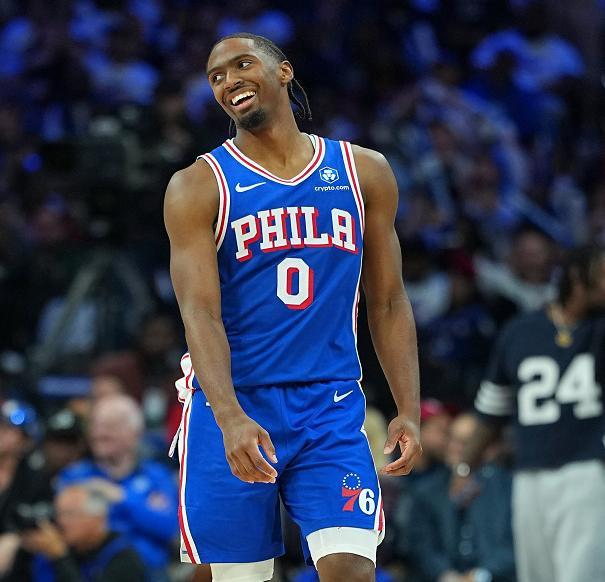 恩比德末節(jié)5中0馬克西空砍39分，吉迪29+15+12，公牛24分逆轉(zhuǎn)76人